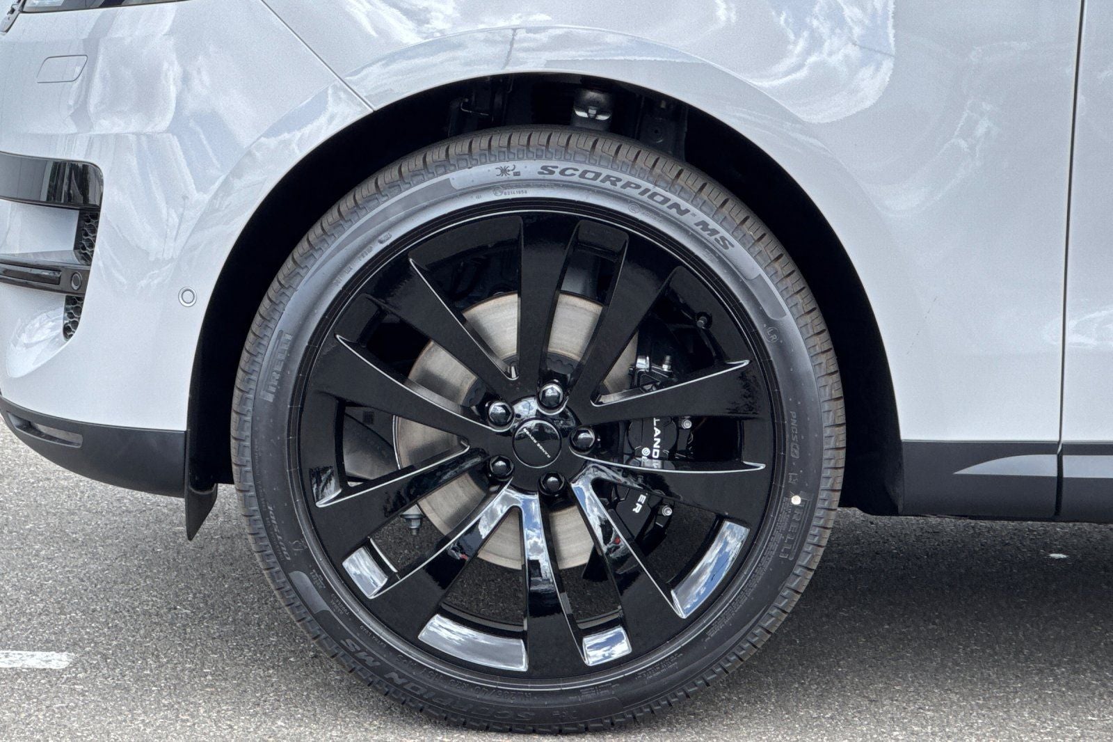 2026 Land Rover Range Rover Sport SE