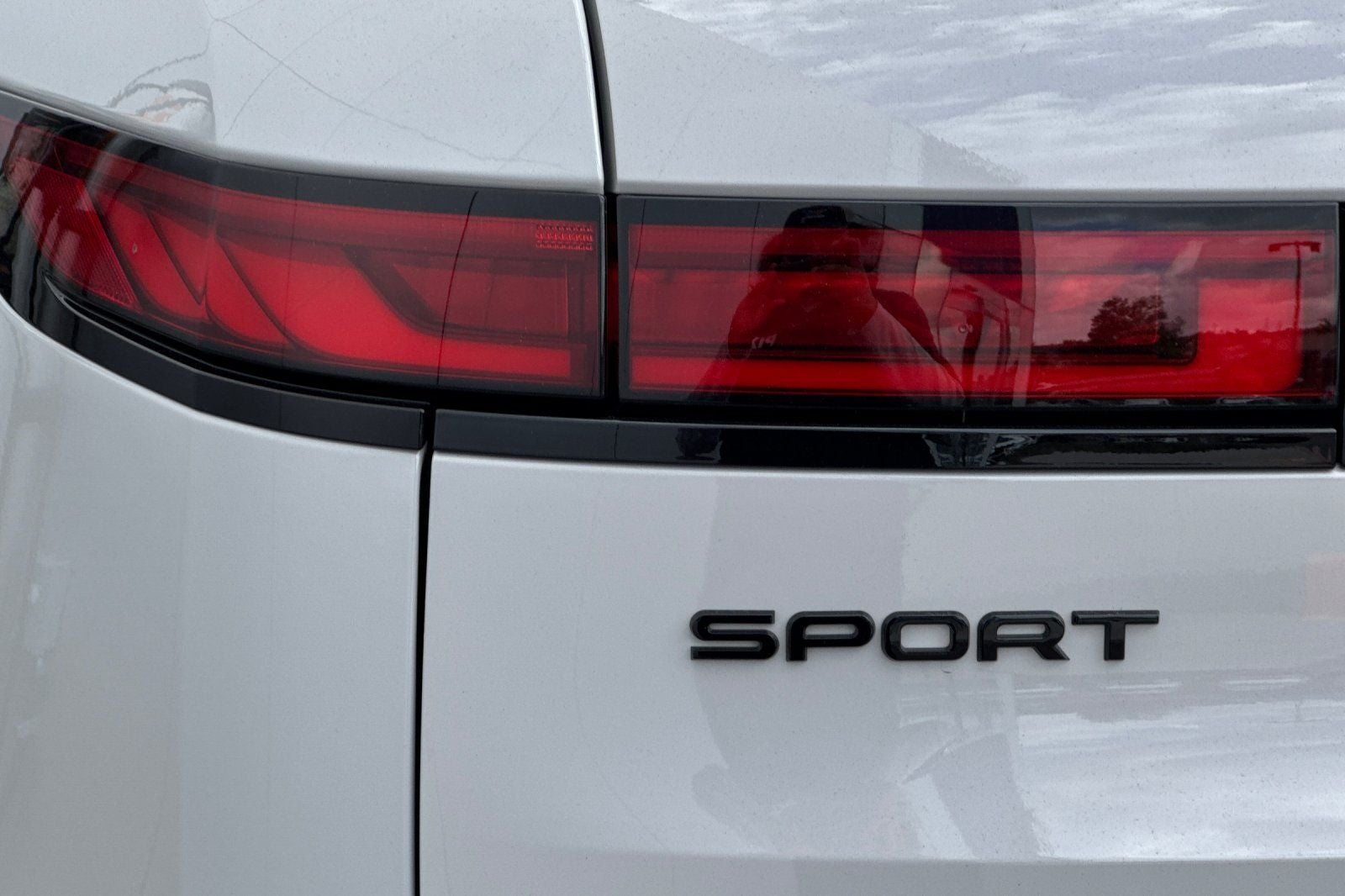 2026 Land Rover Range Rover Sport SE
