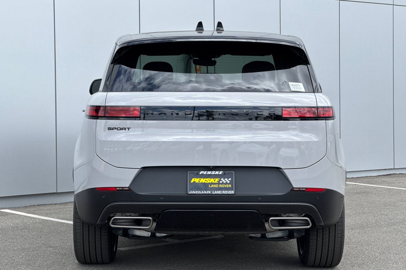 2026 Land Rover Range Rover Sport SE