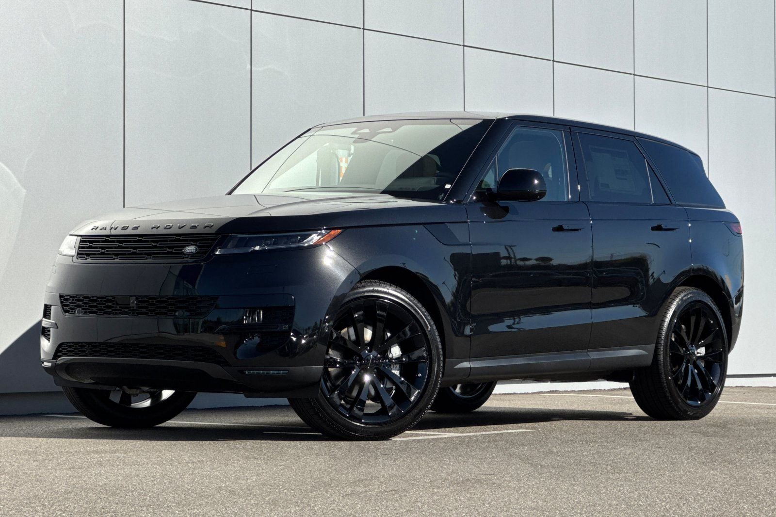 2026 Land Rover Range Rover Sport SE