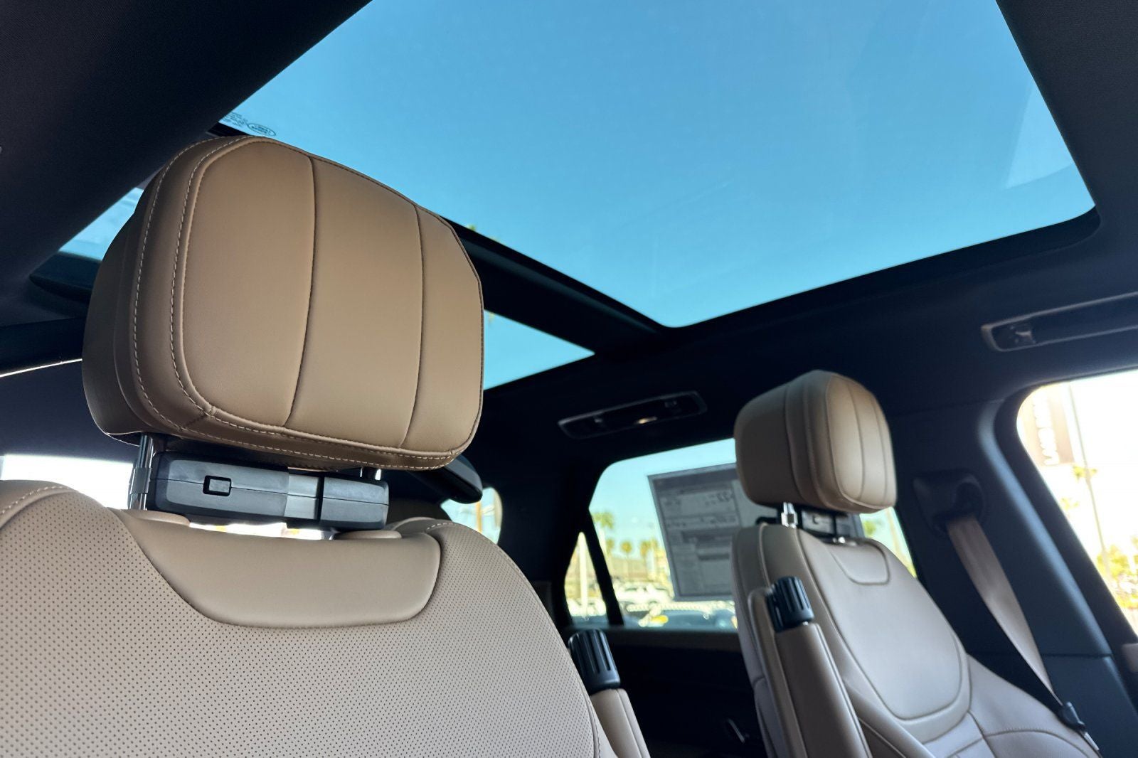 2026 Land Rover Range Rover Sport SE