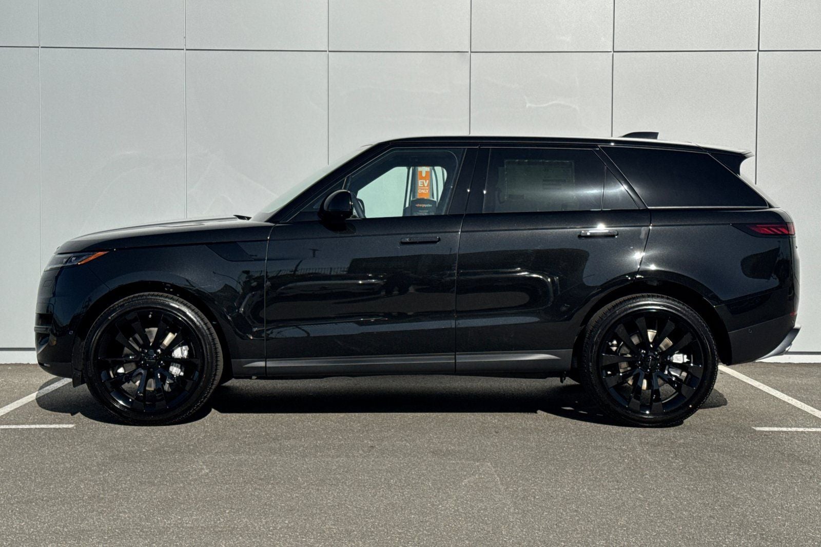 2026 Land Rover Range Rover Sport SE