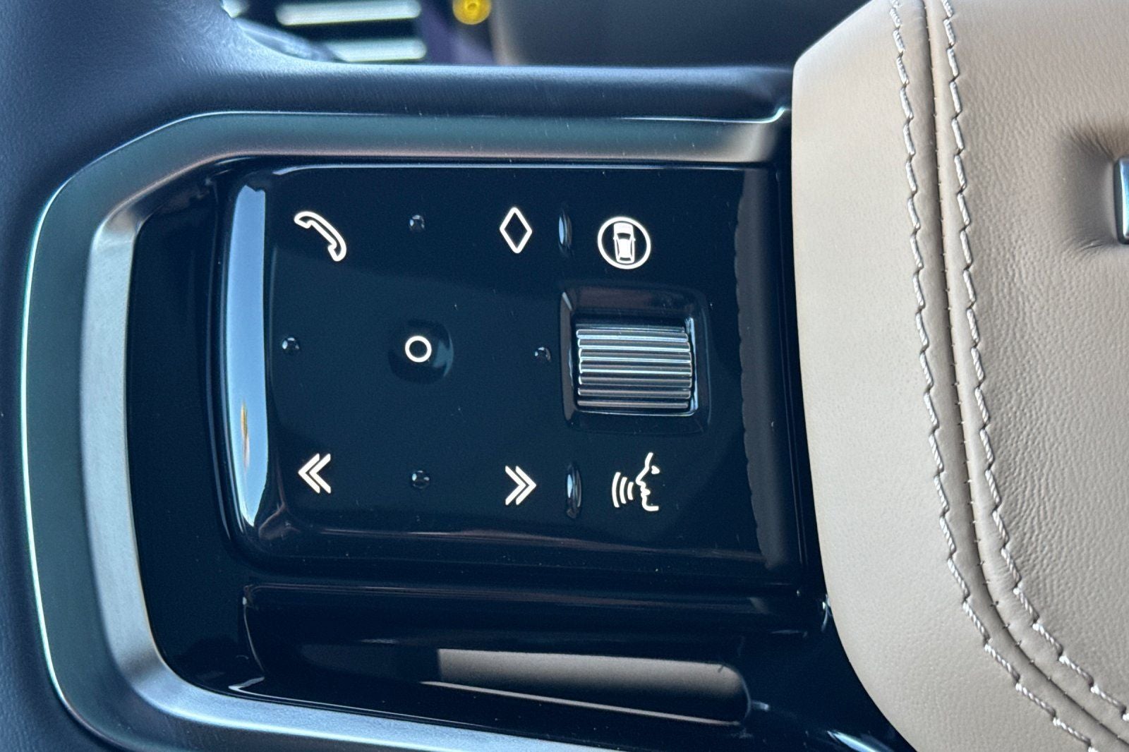 2026 Land Rover Range Rover Sport SE