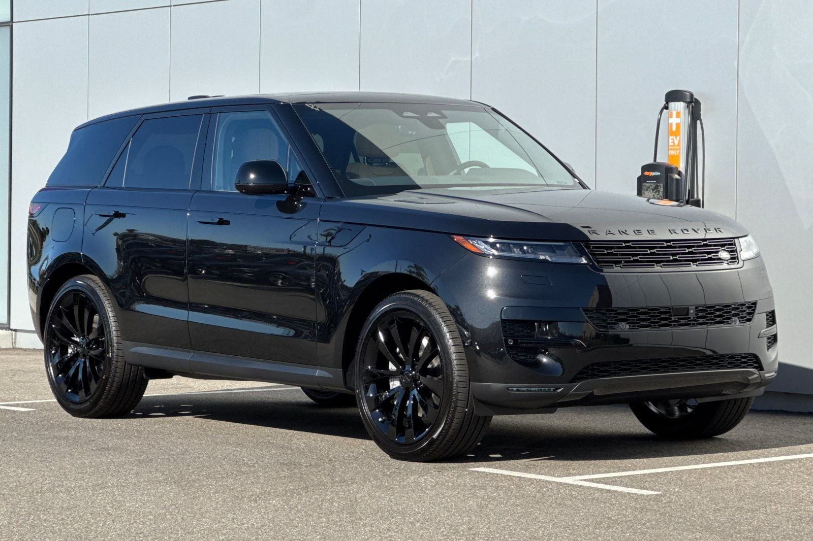 2026 Land Rover Range Rover Sport SE