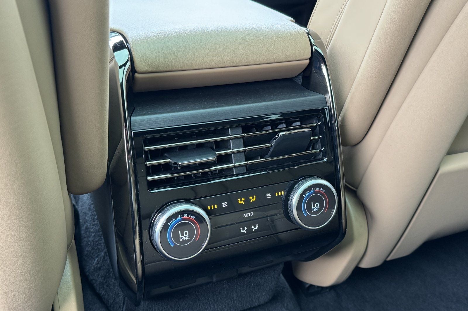 2023 Land Rover Range Rover Sport SE