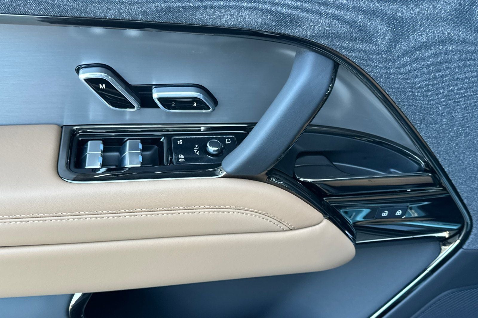 2026 Land Rover Range Rover Sport SE