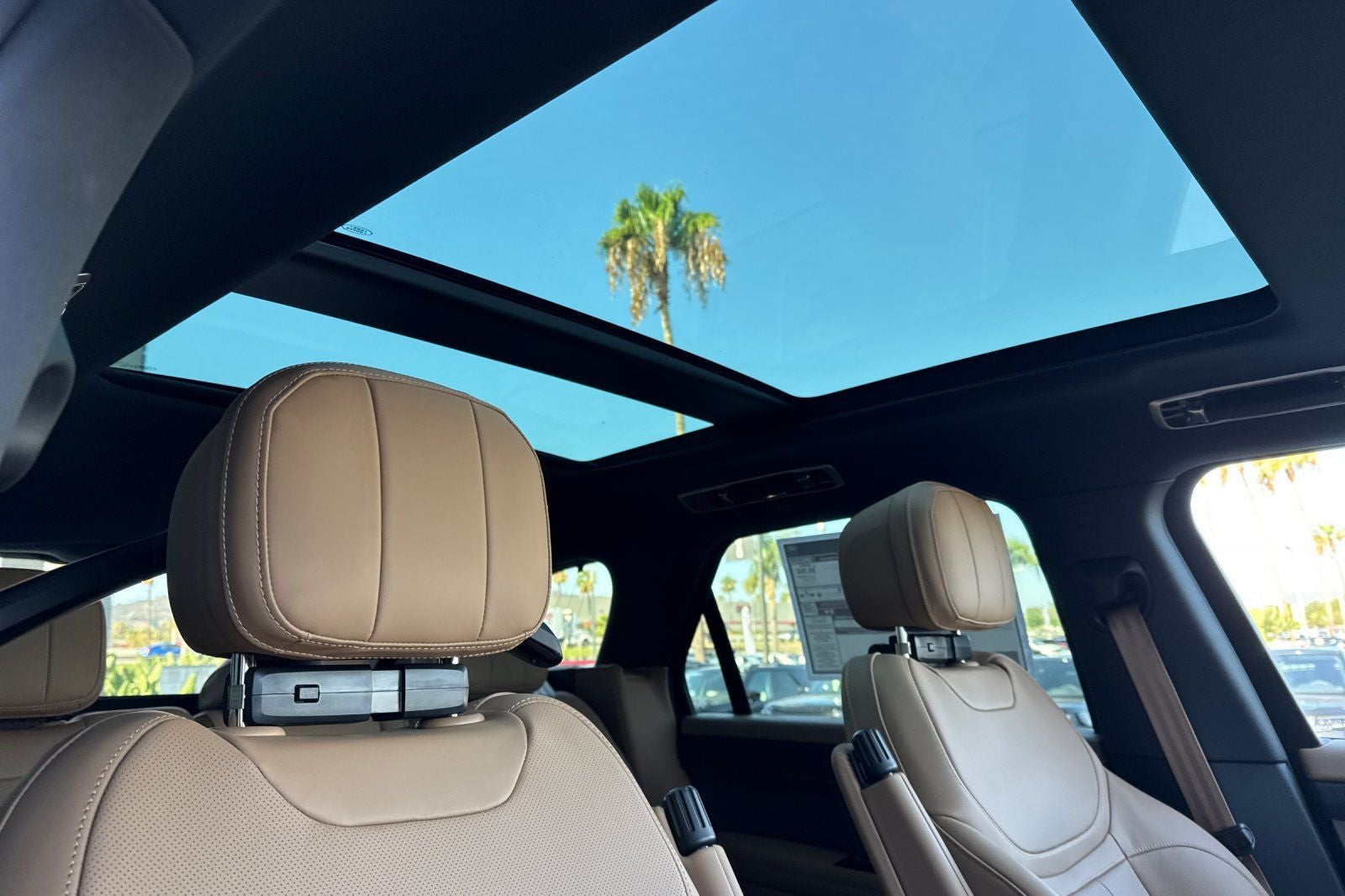 2026 Land Rover Range Rover Sport SE