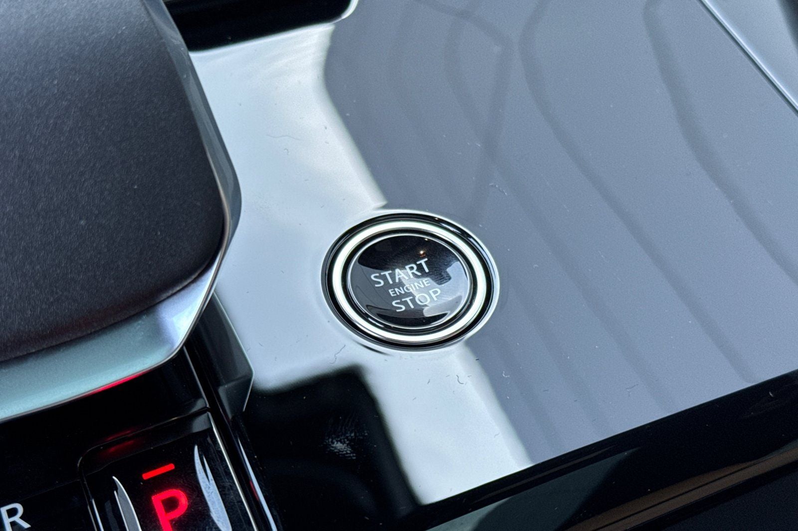 2026 Land Rover Range Rover Sport SE