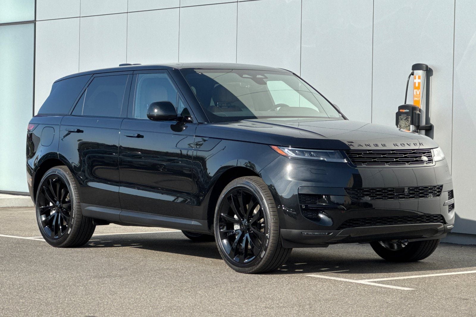 2026 Land Rover Range Rover Sport SE