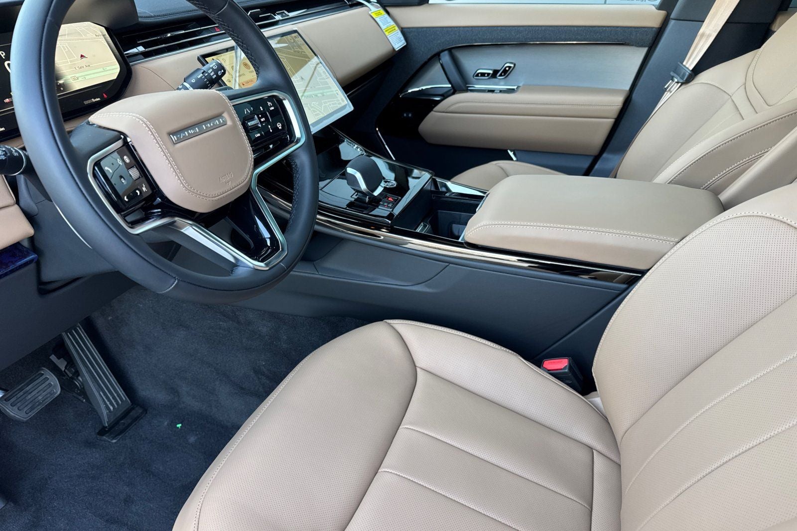 2026 Land Rover Range Rover Sport SE