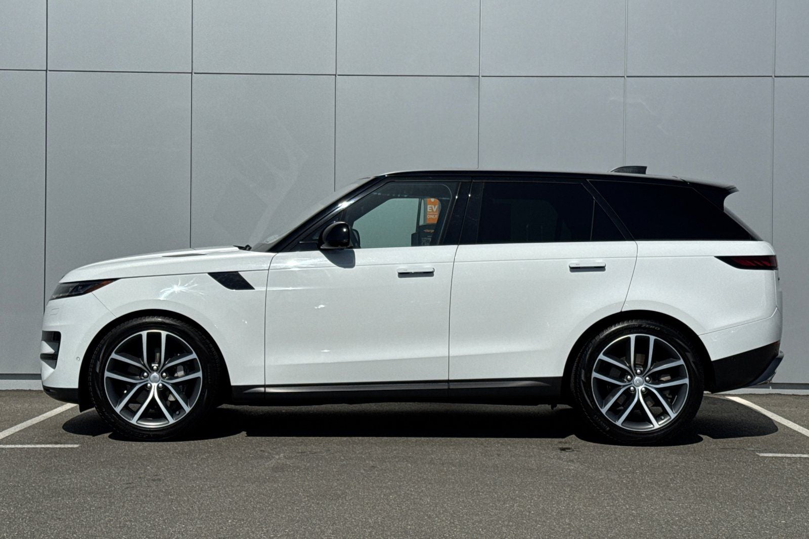 2023 Land Rover Range Rover Sport SE