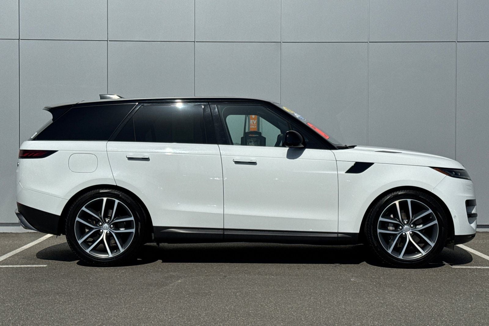 2023 Land Rover Range Rover Sport SE