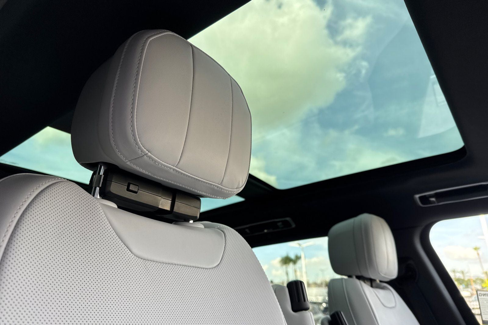 2023 Land Rover Range Rover Sport SE