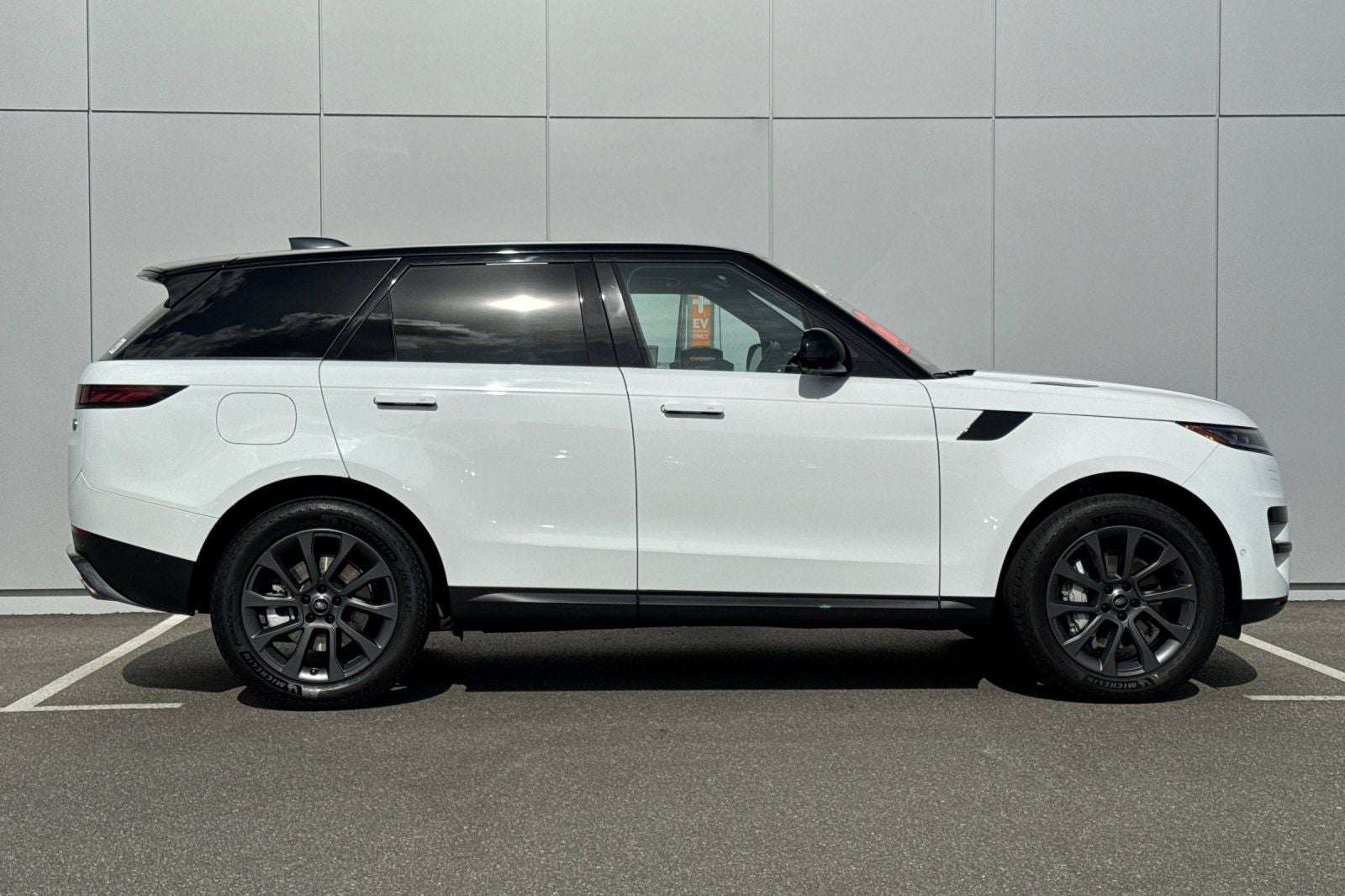 2023 Land Rover Range Rover Sport SE