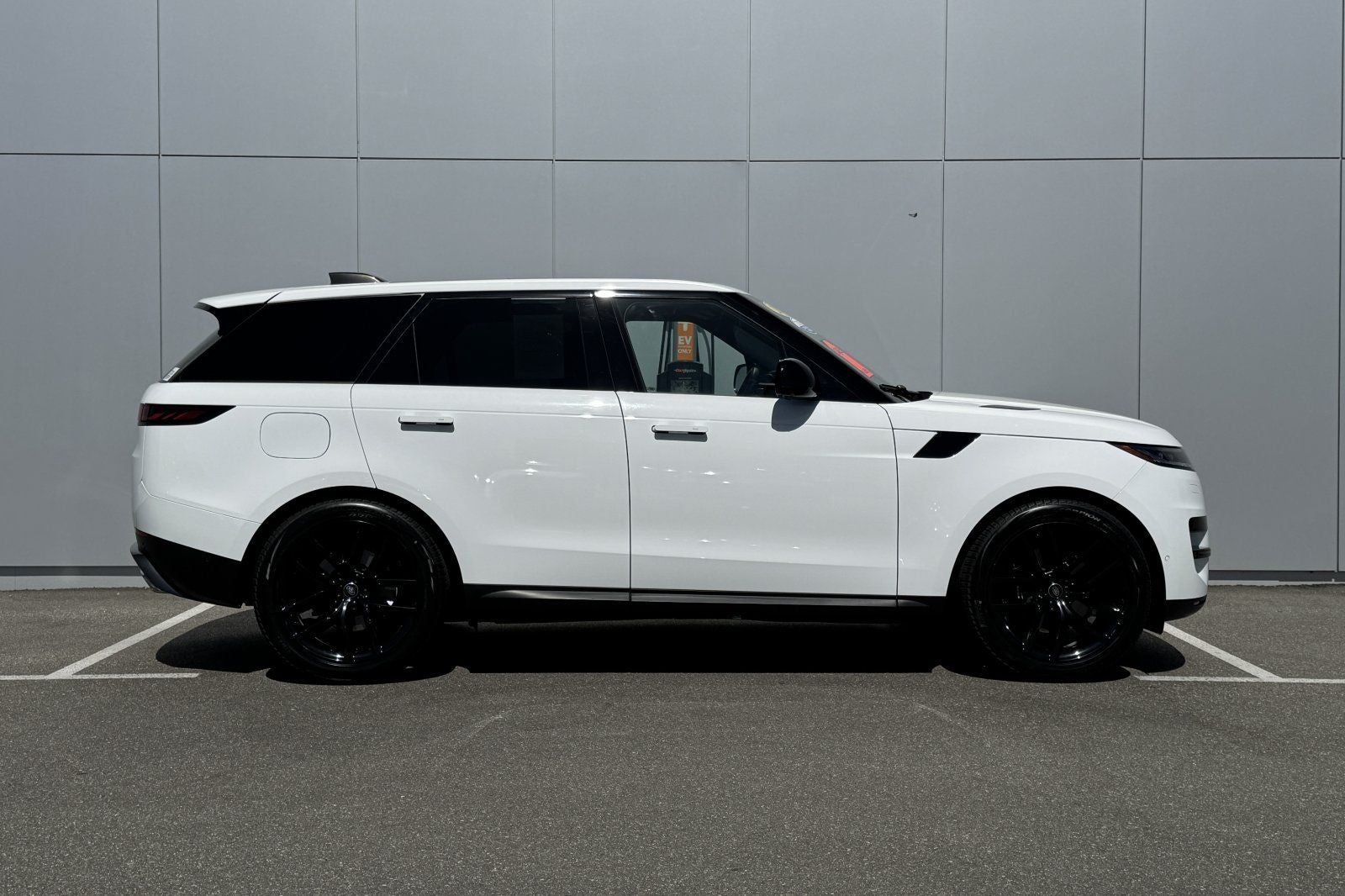 2024 Land Rover Range Rover Sport SE