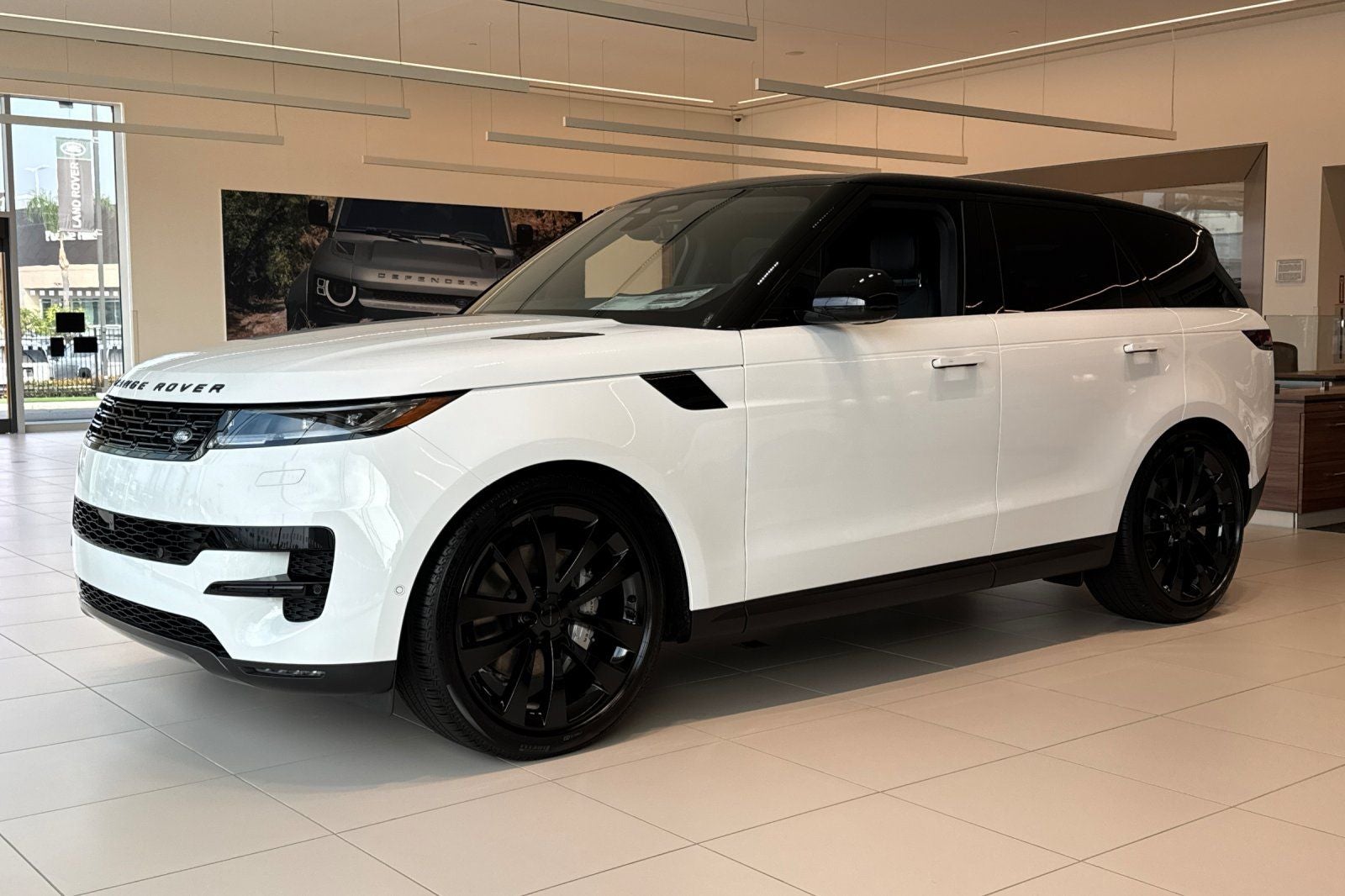 2026 Land Rover Range Rover Sport SE