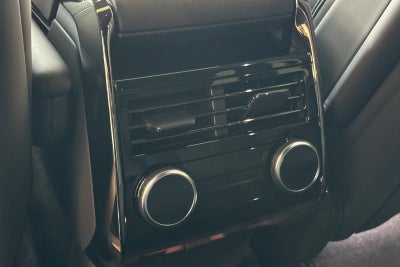 2026 Land Rover Range Rover Sport SE