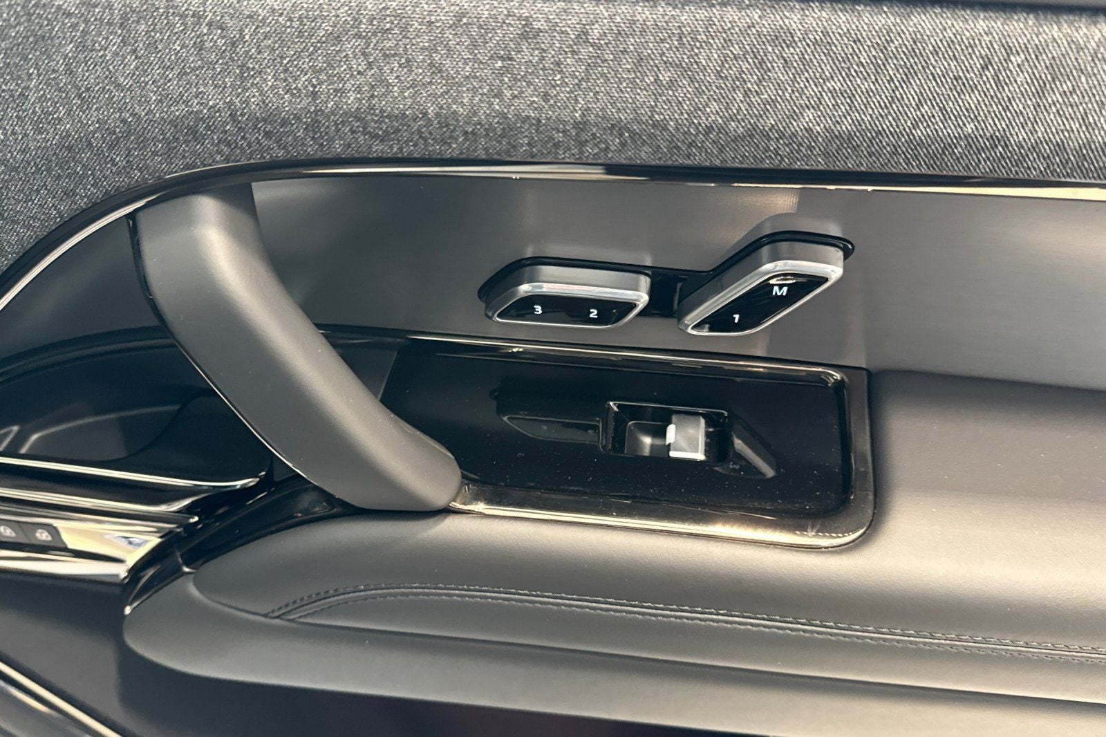 2026 Land Rover Range Rover Sport SE