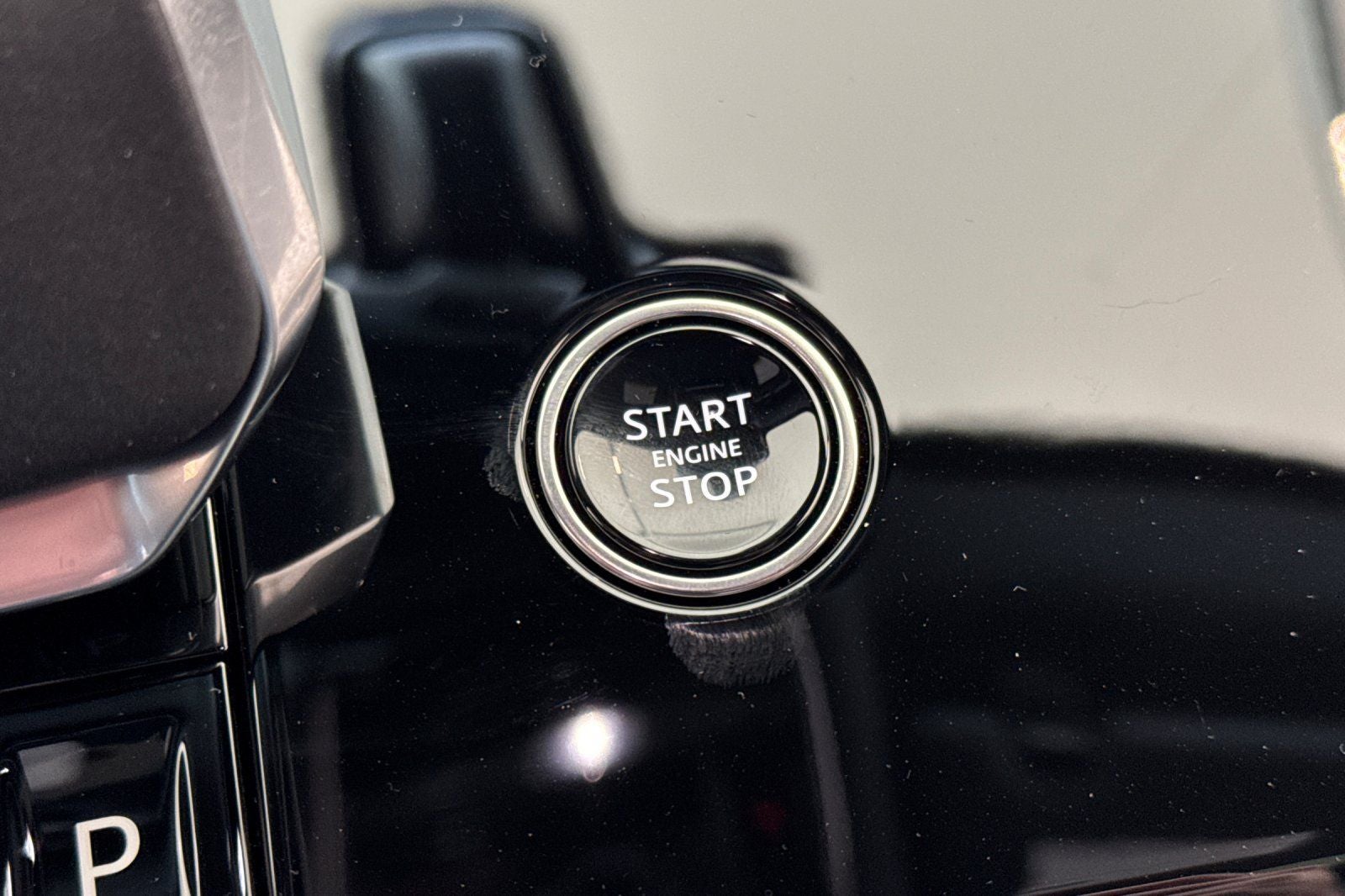 2026 Land Rover Range Rover Sport SE