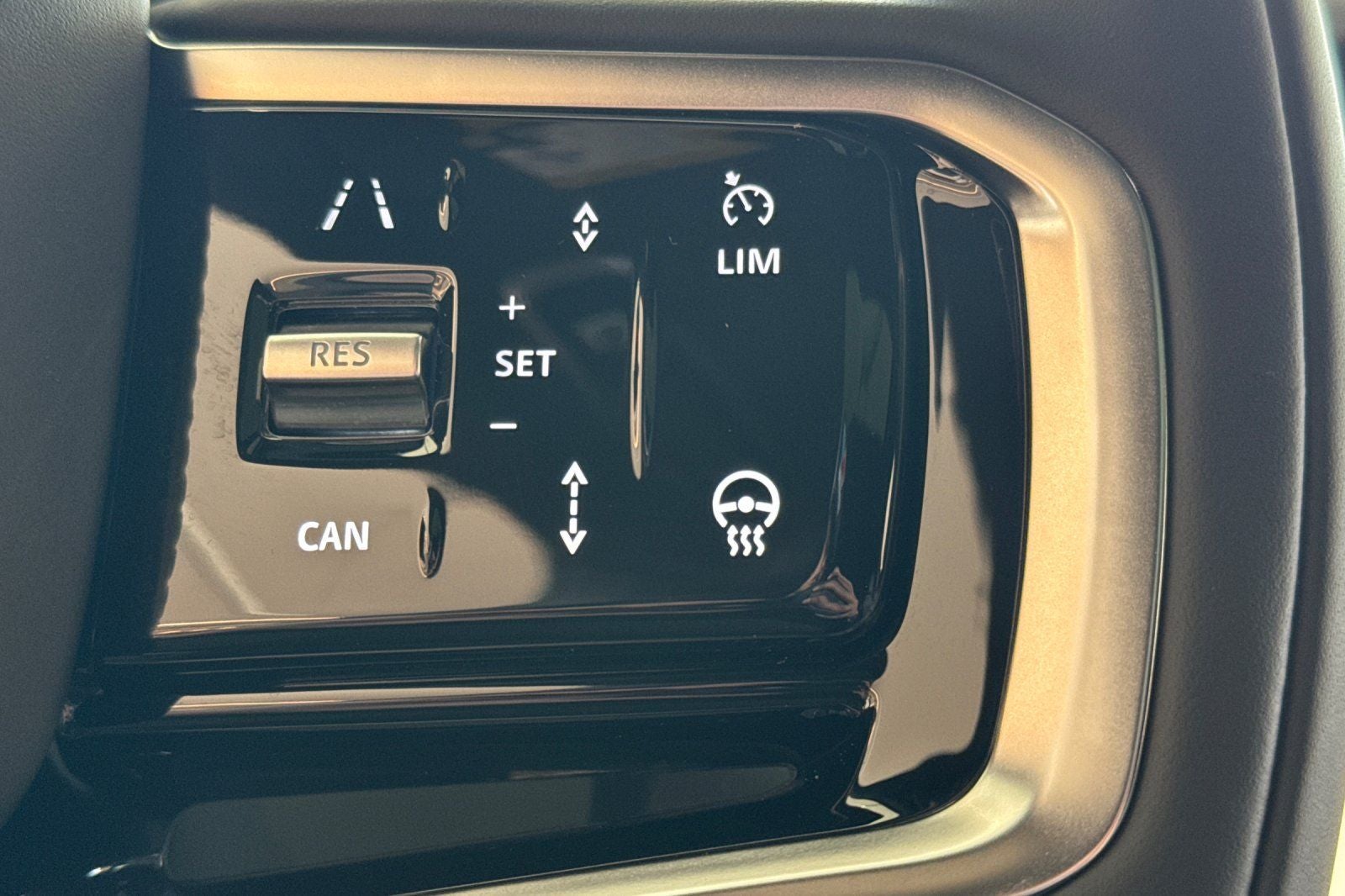 2026 Land Rover Range Rover Sport SE