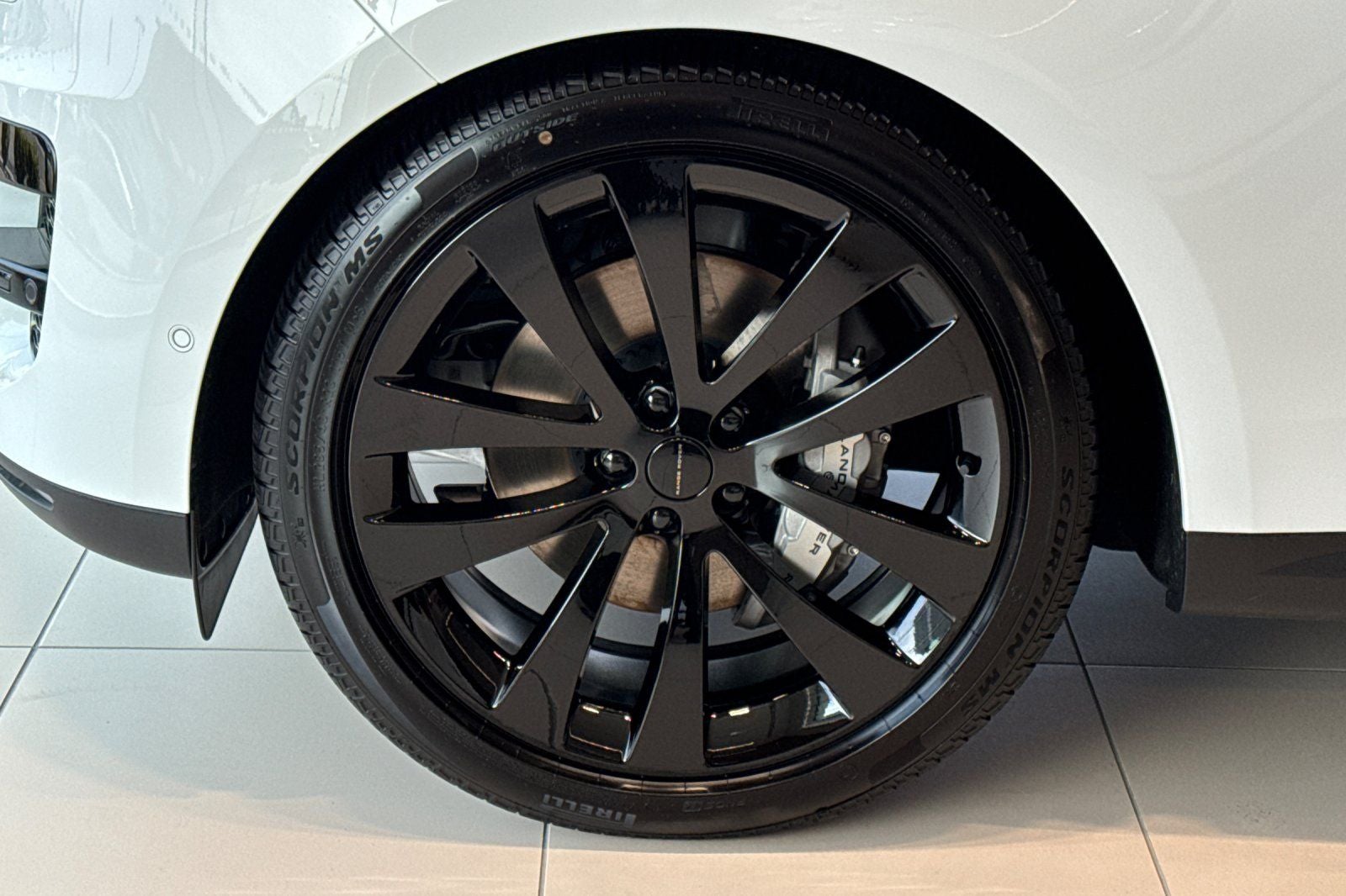 2026 Land Rover Range Rover Sport SE