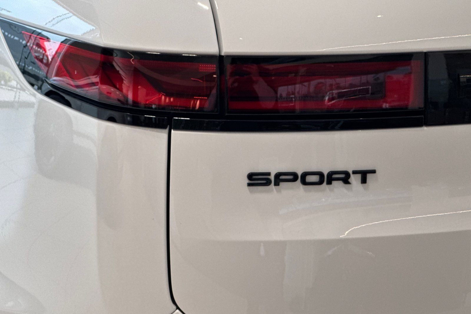 2026 Land Rover Range Rover Sport SE