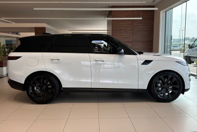 2026 Land Rover Range Rover Sport SE