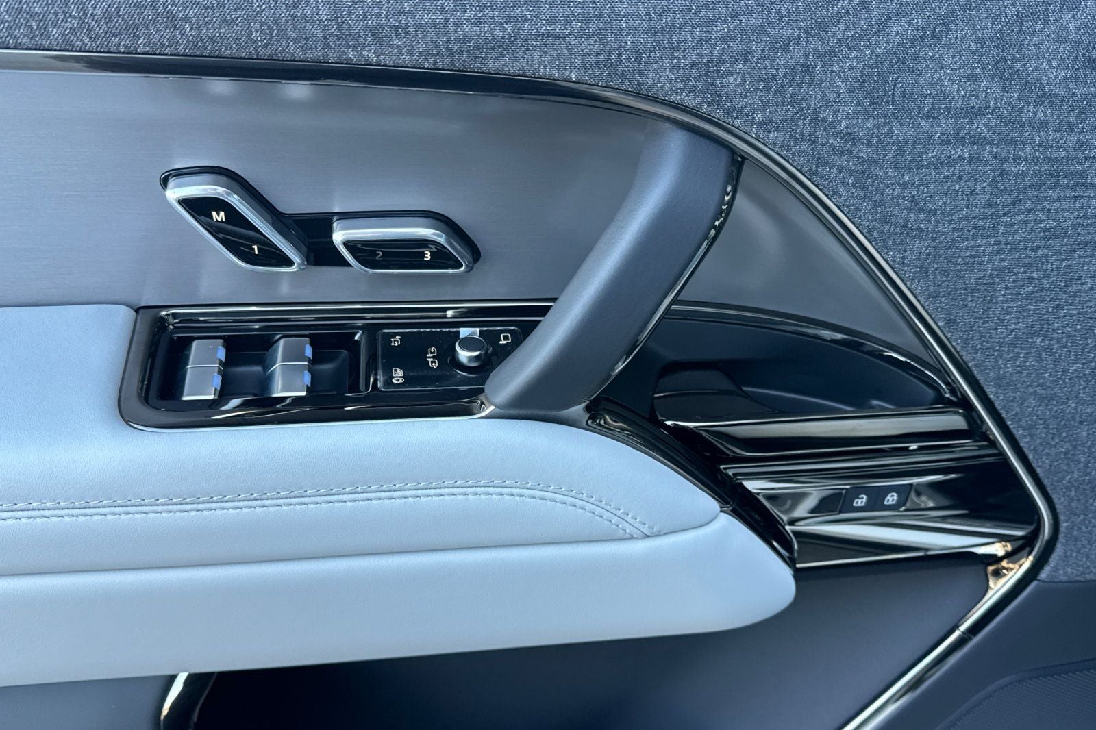 2026 Land Rover Range Rover Sport SE