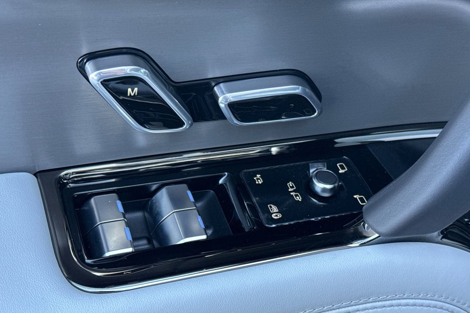 2026 Land Rover Range Rover Sport SE