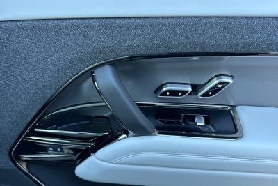 2026 Land Rover Range Rover Sport SE