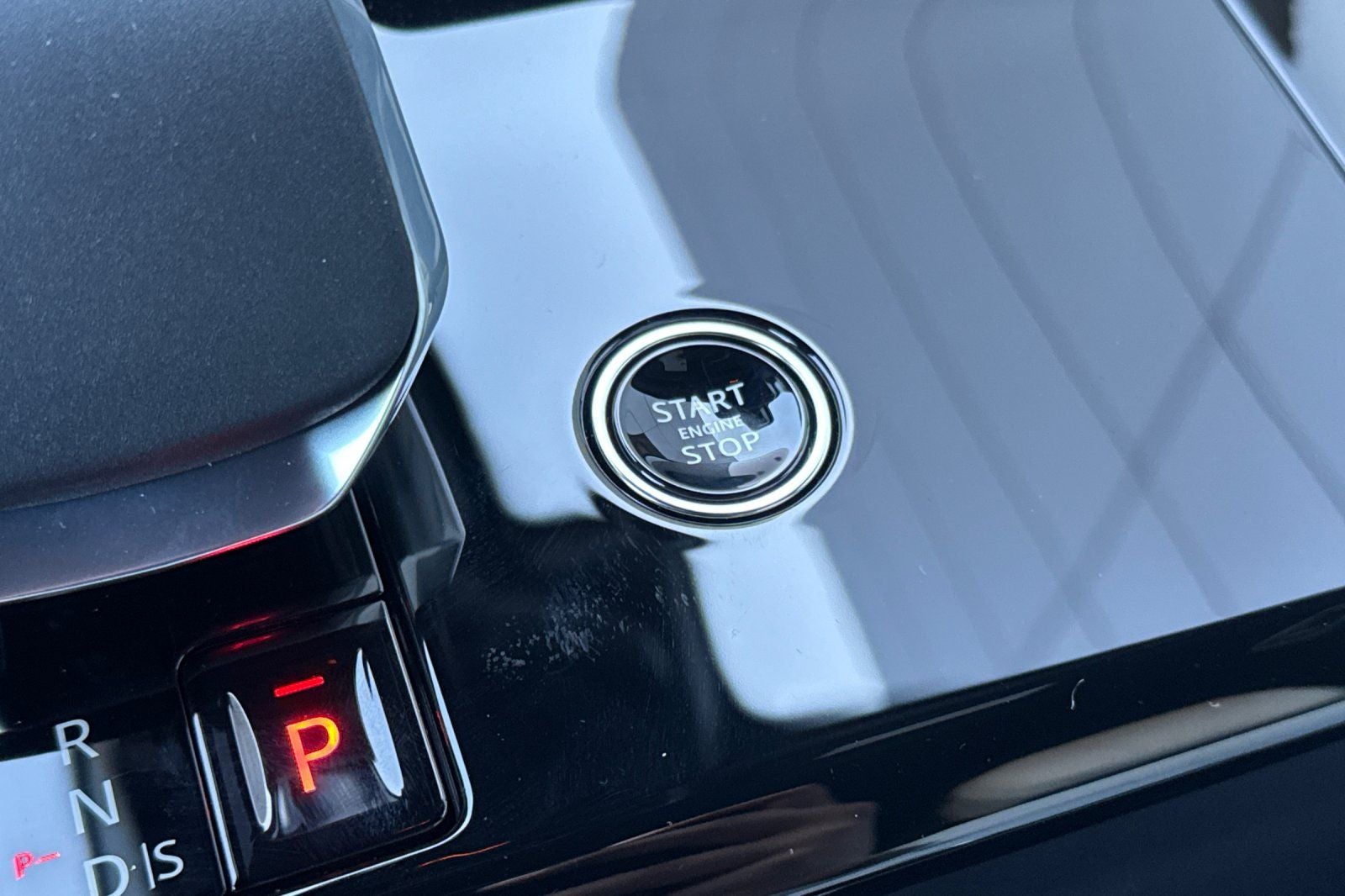2026 Land Rover Range Rover Sport SE