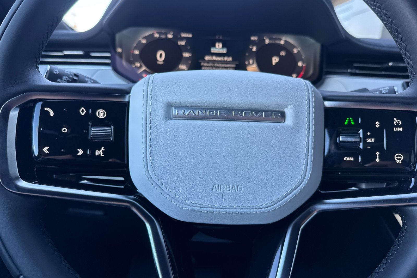 2026 Land Rover Range Rover Sport SE