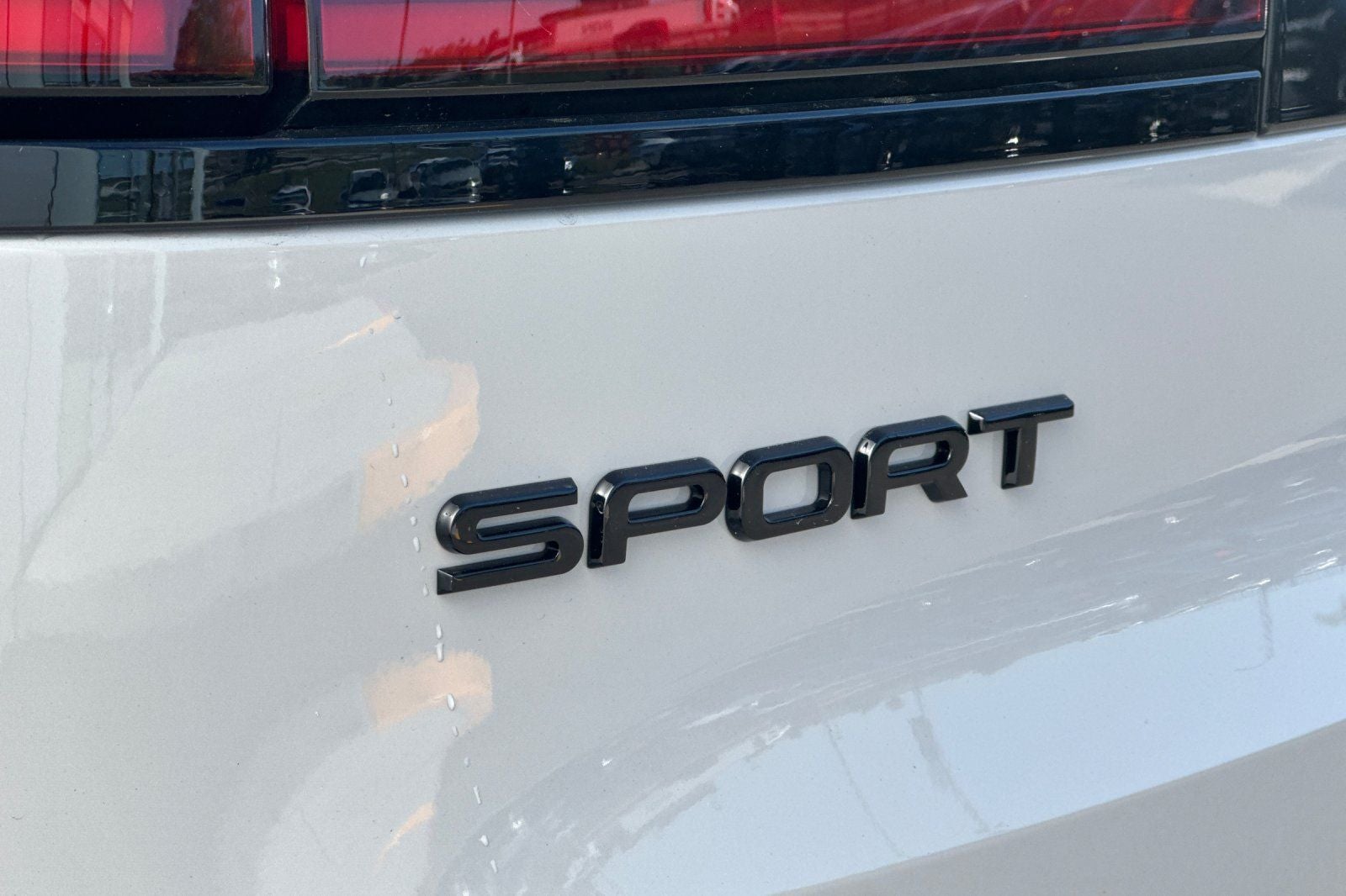 2026 Land Rover Range Rover Sport SE