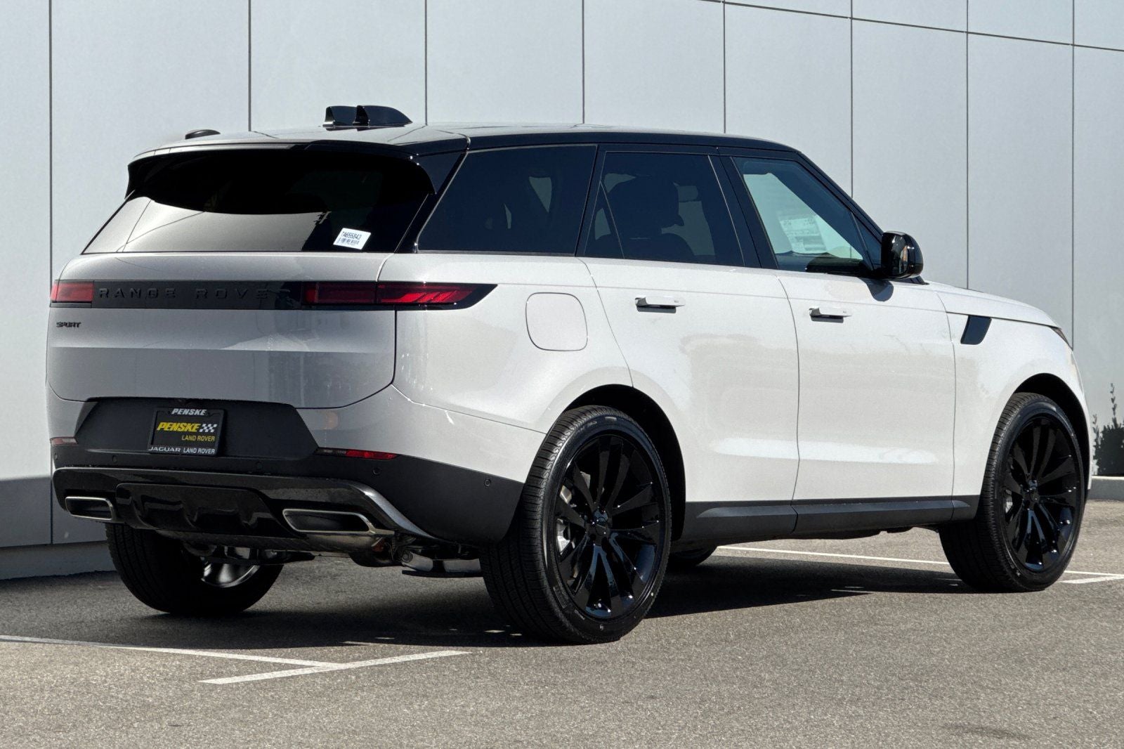 2026 Land Rover Range Rover Sport SE