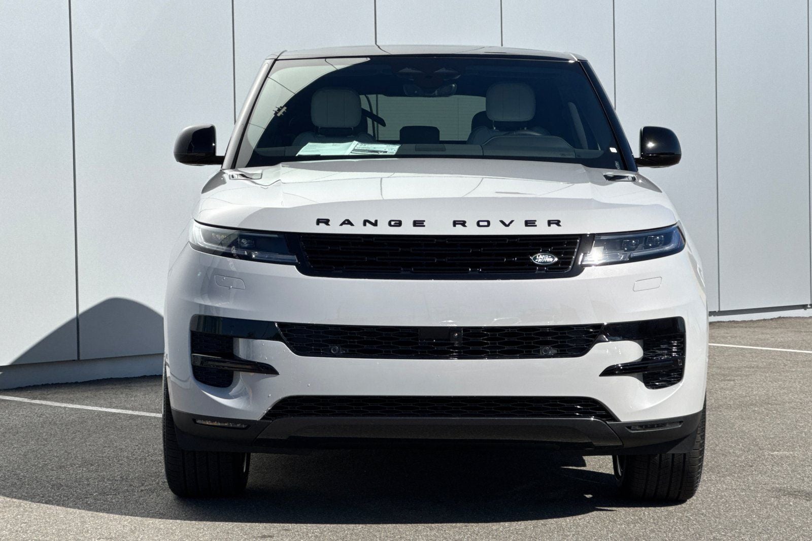 2026 Land Rover Range Rover Sport SE