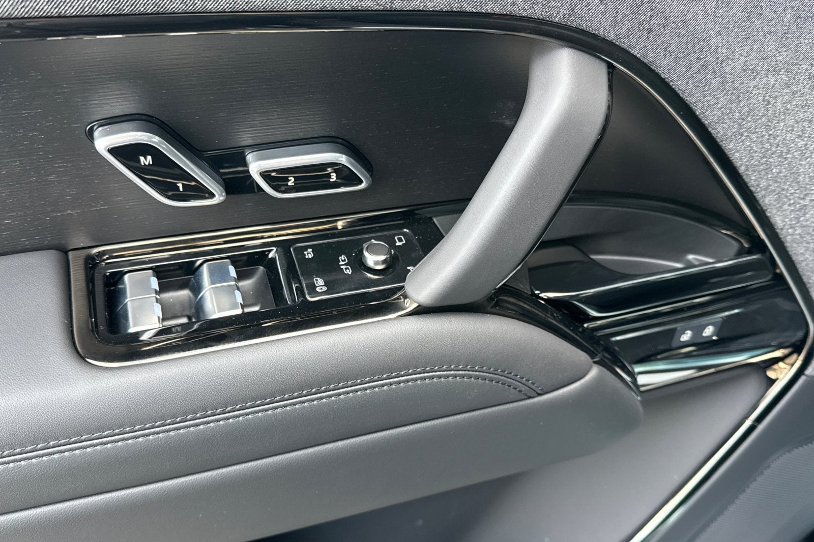 2027 Land Rover Range Rover Sport SE