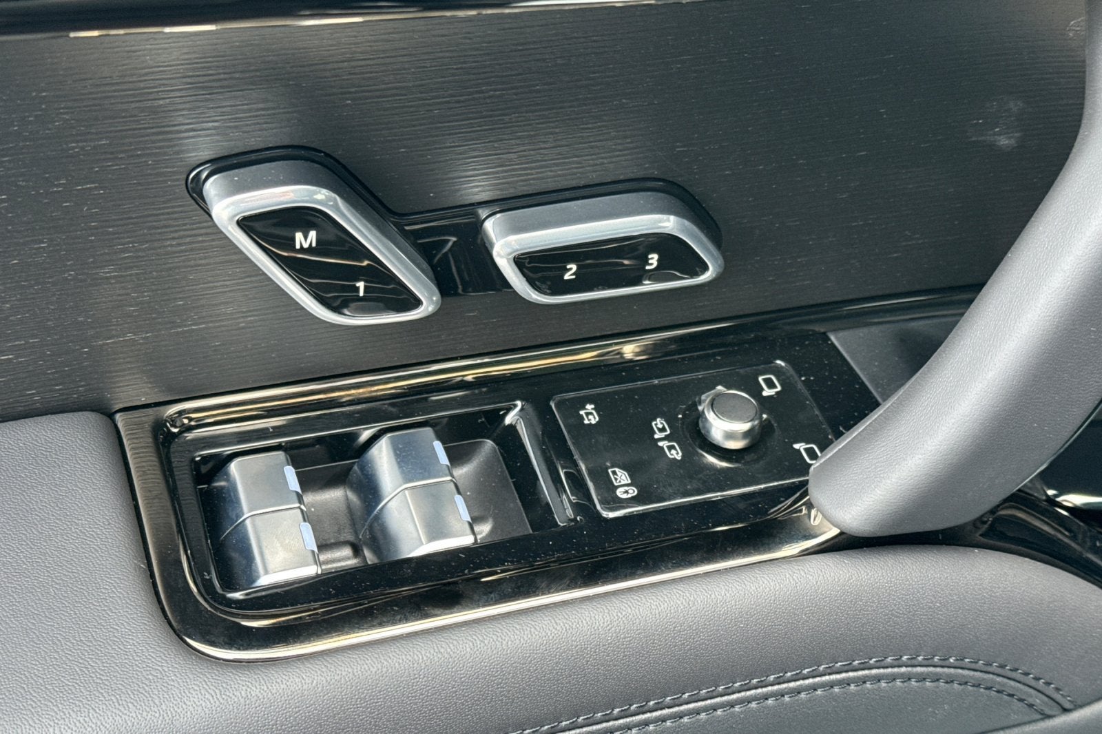 2027 Land Rover Range Rover Sport SE