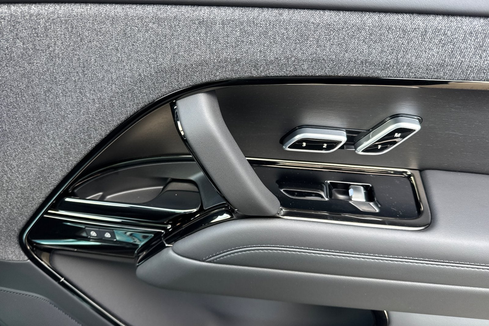 2027 Land Rover Range Rover Sport SE