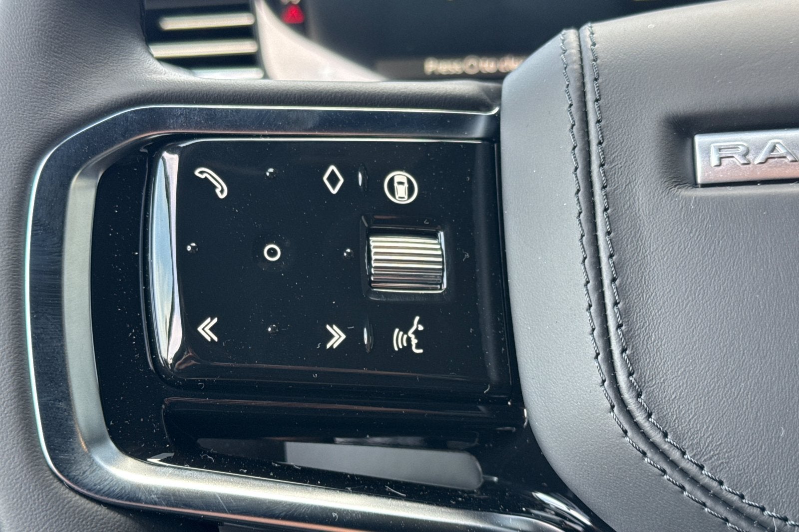 2027 Land Rover Range Rover Sport SE