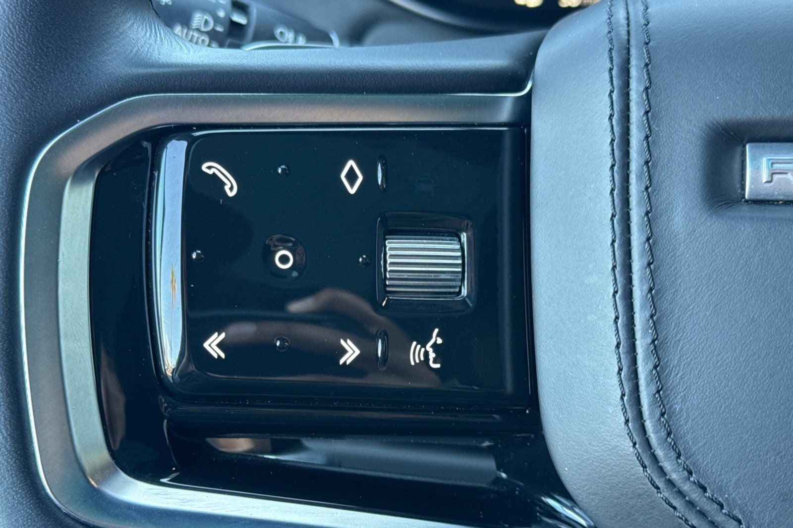 2023 Land Rover Range Rover Sport SE