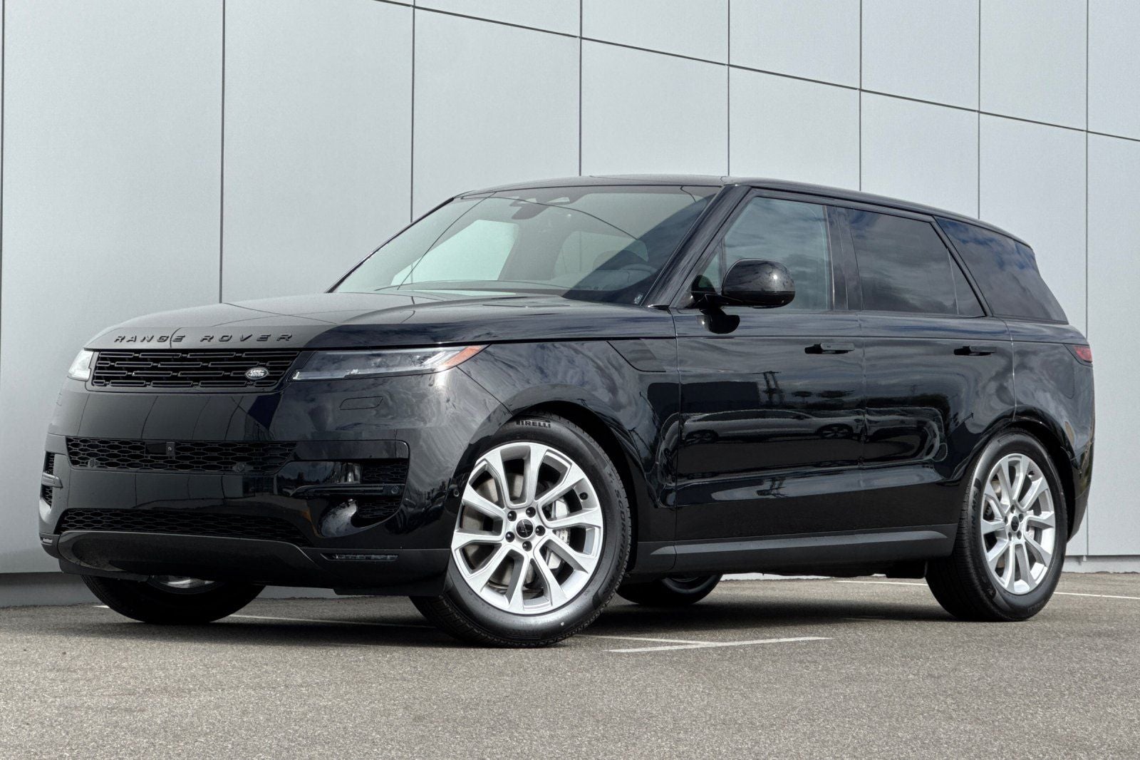 2026 Land Rover Range Rover Sport SE