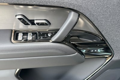 2026 Land Rover Range Rover Sport SE