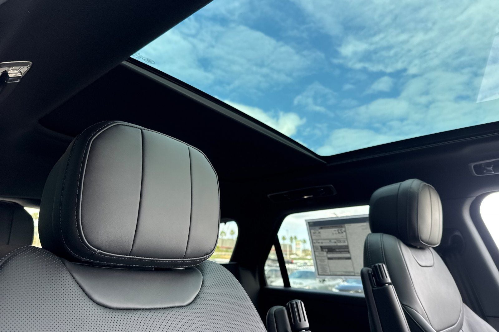 2026 Land Rover Range Rover Sport SE