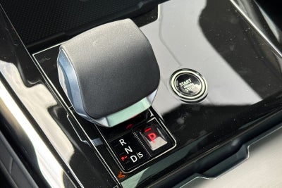 2026 Land Rover Range Rover Sport SE