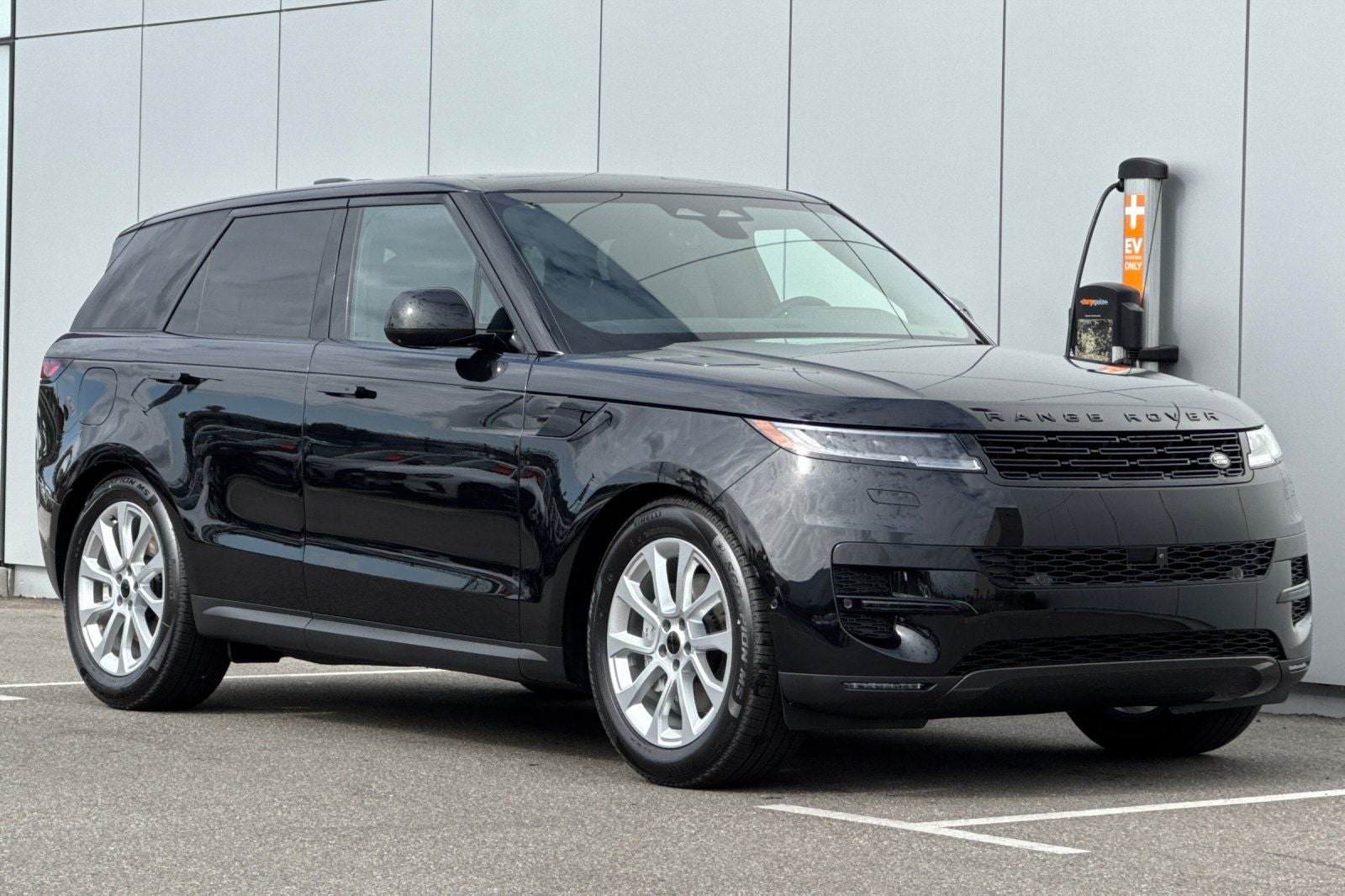 2026 Land Rover Range Rover Sport SE