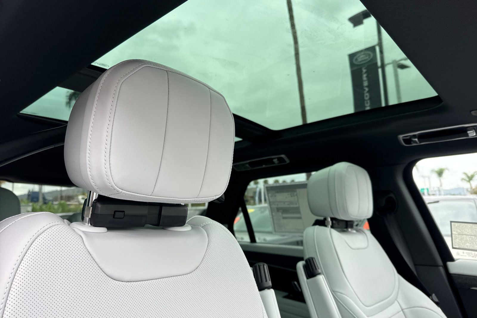 2026 Land Rover Range Rover Sport SE
