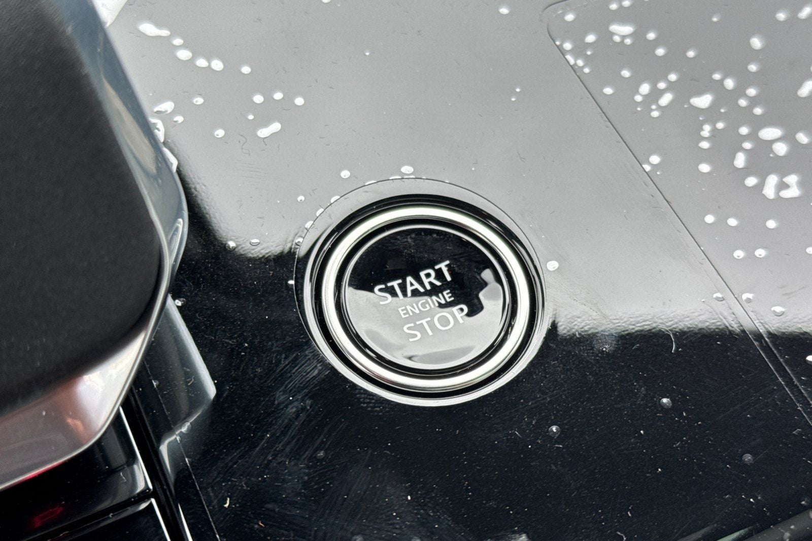 2026 Land Rover Range Rover Sport SE