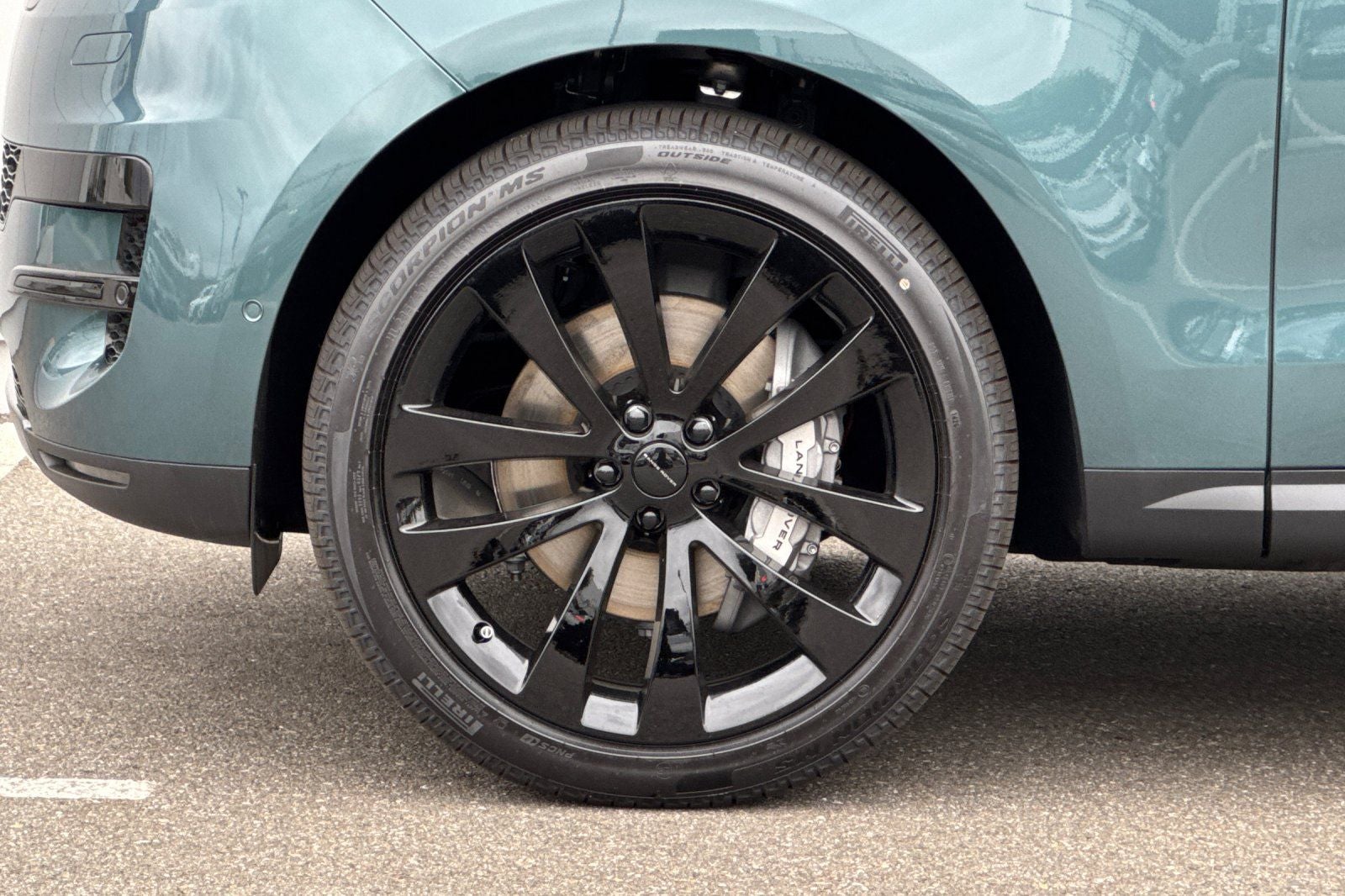 2026 Land Rover Range Rover Sport SE