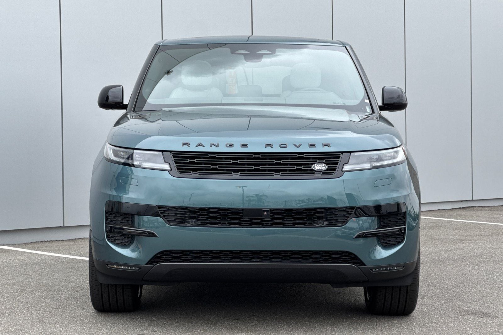 2026 Land Rover Range Rover Sport SE