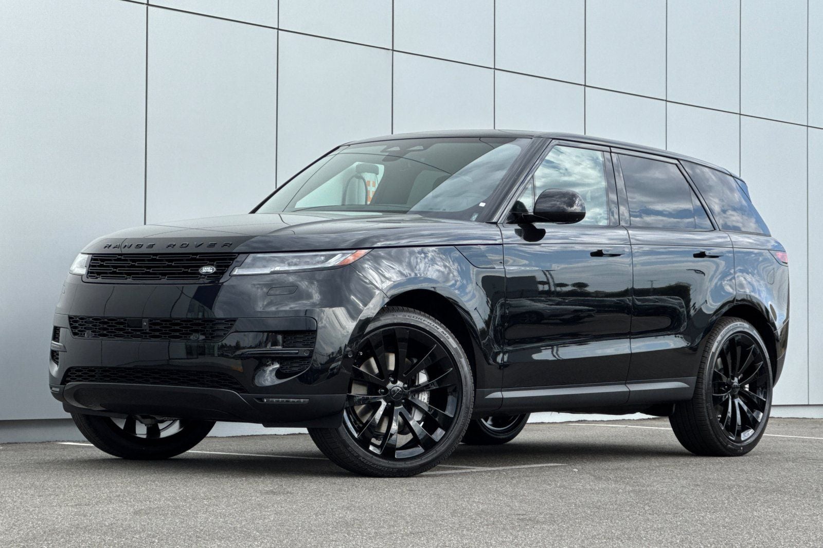 2026 Land Rover Range Rover Sport SE